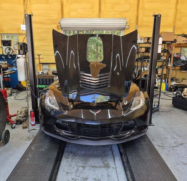 Black C7 Z06 on the dyno