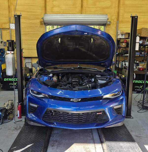 Blue Camaro SS on the dyno
